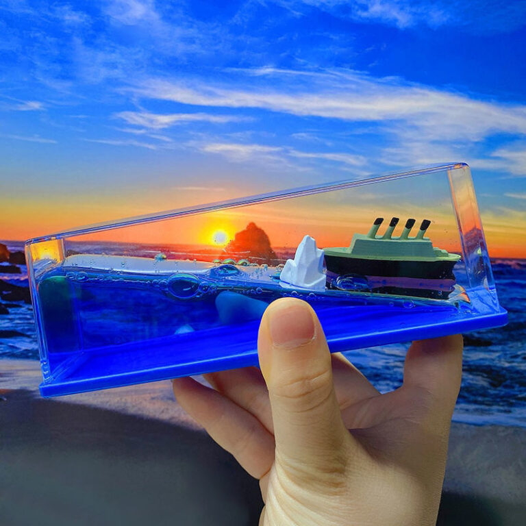 کشتی معلق مدل تایتانیک و کوه یخ WarShipمدل-14cm