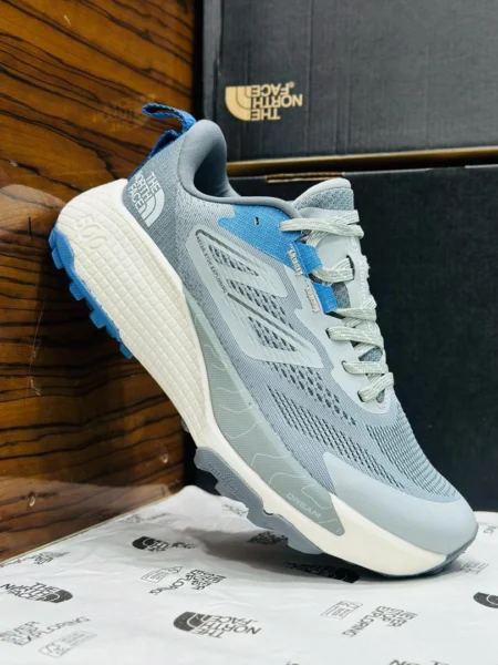 کتونی ویتنامی نورث فیس .( طوسی )وارداتی ویتنام سایز ۴۰ تا ۴۵ . north face Altamesa 500 کپی