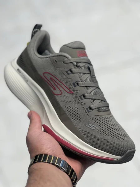 کتونی اسکیچرز سایز ۴۰ تا ۴۵ تنوع در ۴ رنگ جذاب وارداتی ویتنام .skechers max cushioning terminus sneaker
