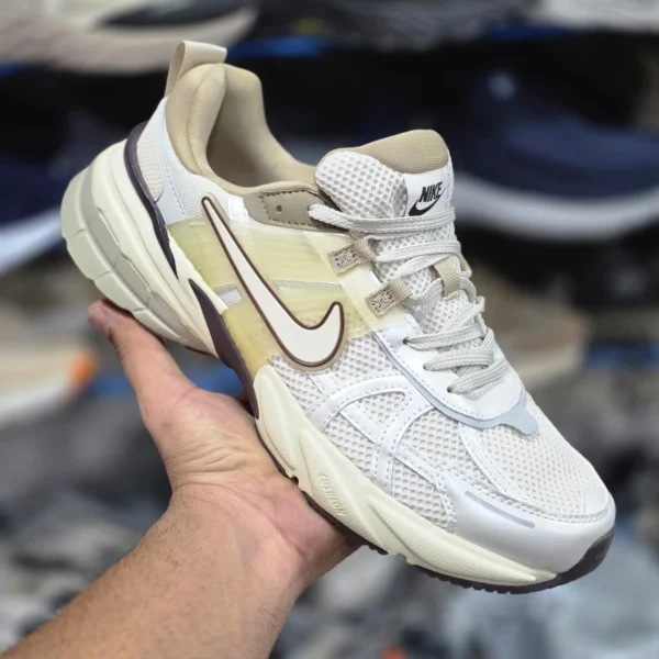 کتونی ویتنامی نایک کشلون وارداتی ویتنام باجعبه Nike V2k Run سایز بندی کامل 40 تا 45