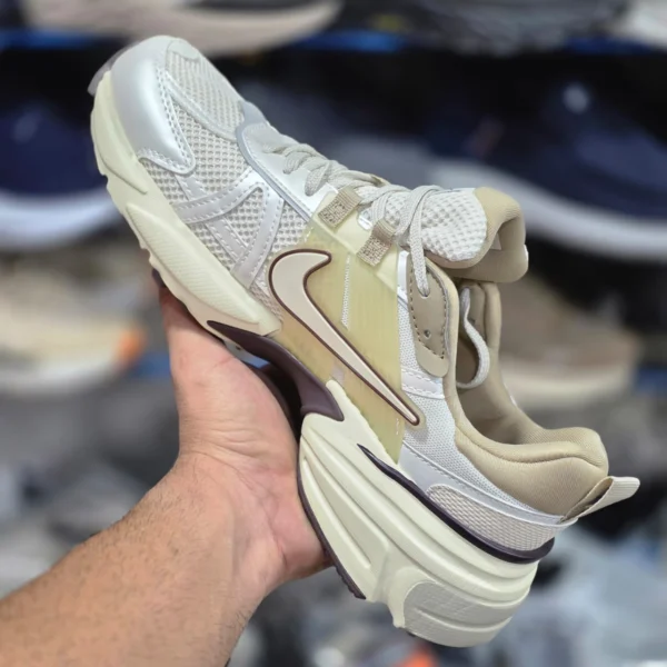 کتونی ویتنامی نایک کشلون وارداتی ویتنام باجعبه Nike V2k Run سایز بندی کامل 40 تا 45