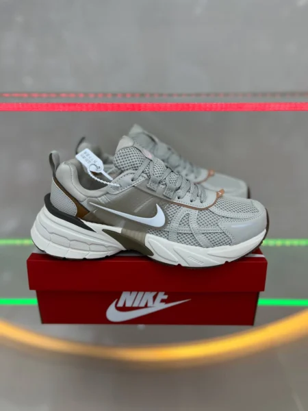 کتونی نایک کشلون باجعبه Nike V2k Run سایز بندی 40 تا 45