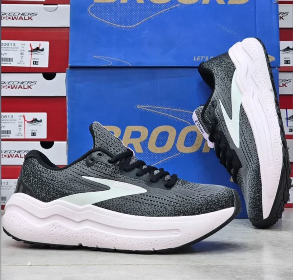 کتونی رانینگ و پیاده روی بروکس مدل Brooks ghost max 2