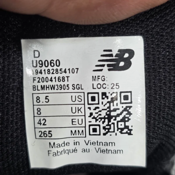کتونی نیوبالانس 990 v3 سبز زیتونی سایز 40 تا 45