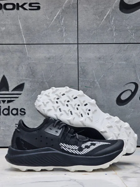 کتونی ویتنامی تراکینگ ساکونی اندورفین ریفت saucony endorphin rift تک و عمده سایز ۴۰ الی ۴۵