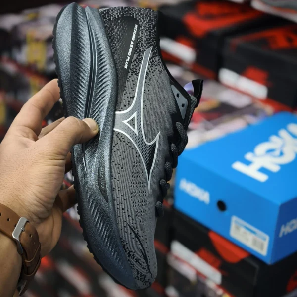 کتونی میزانو آسترو پلاس Mizuno astro plus ضمانت ویتنامی و کیفیت سایز ۴۰ الی ۴۵