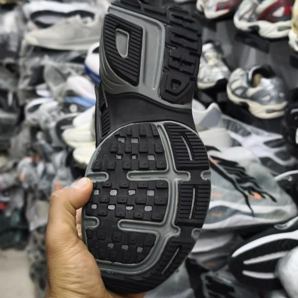 کتونی ویتنامی نایک کشلون وی تو کی وارداتی ویتنام باجعبه Nike V2k Run سایز بندی کامل 40 تا 45