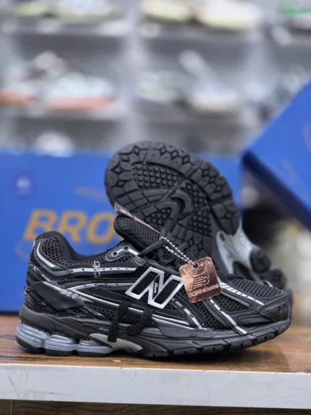 کتونی نیوبالانس 1906 New Balance مشکی ساخت ویتنام