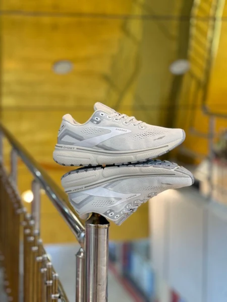 کتونی بروکس گاست ۱۵ سایز ۳۶ الی ۴۵ ساخت ویتنام Brooks ghost 15