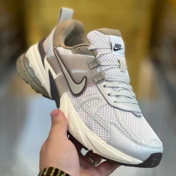 کتونی ویتنامی نایک کشلون وی تو کی وارداتی ویتنام باجعبه Nike V2k Run سایز بندی کامل 40 تا 45