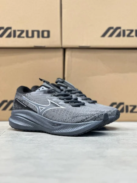 کتونی مسترکوالیتی میزانو آسترو پلاس ساخت ویتنام Mizuno Astro Plus سایز ۴۰ الی ۴۵ فروش عمده و تک