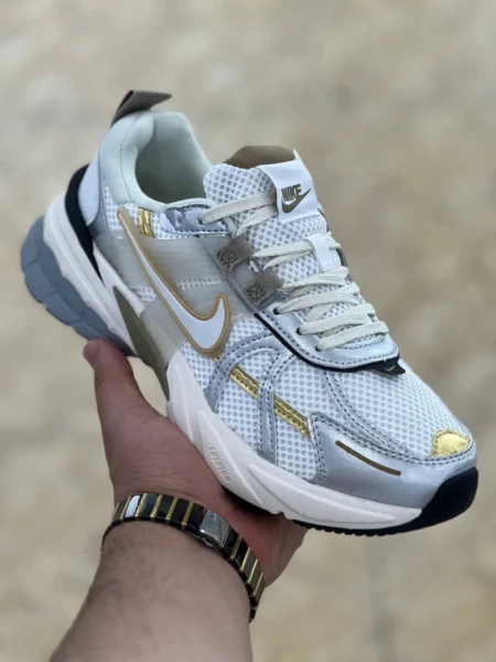 کتونی نایک V2K ران Nike V2K Run ویتنامی سفید طلایی سایز ۳۷ تا ۴۰