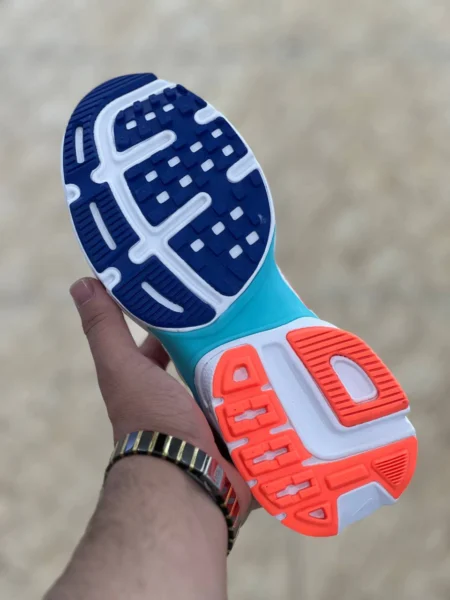 کتونی نایک وی تو کی Nike V2k Run ساخت ویتنام سایز ۳۷ الی ۴۰