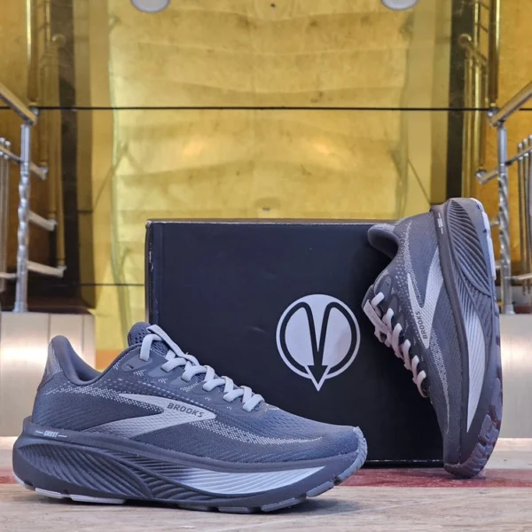 کتونی بروکس گاست ۱۷ Brooks Ghost 1۷ سایزبندی 40 تا 45 ساخت ویتنام