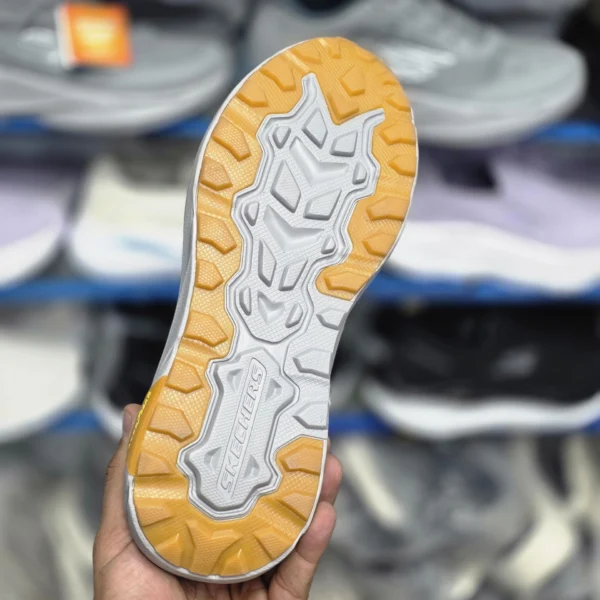 کتونی مسترکوالیتی اسکیچرز بدون بند Skechers Slip Ins سایز۴۰ الی ۴۵ ساخت ویتنام