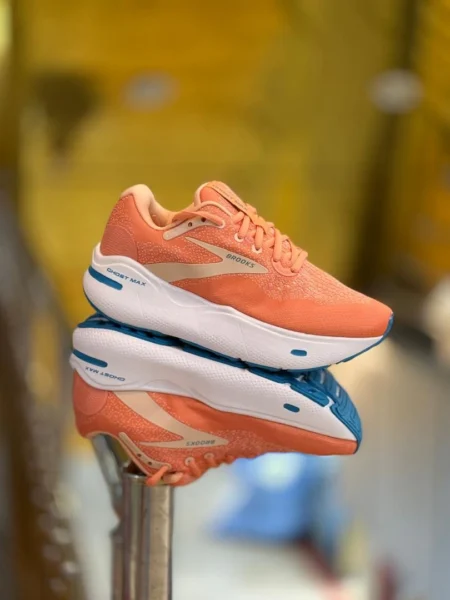 کتونی بروکس گاست مکس Brooks Ghost Max مسترکوالیتی سایز ۴۰ تا ۴۵