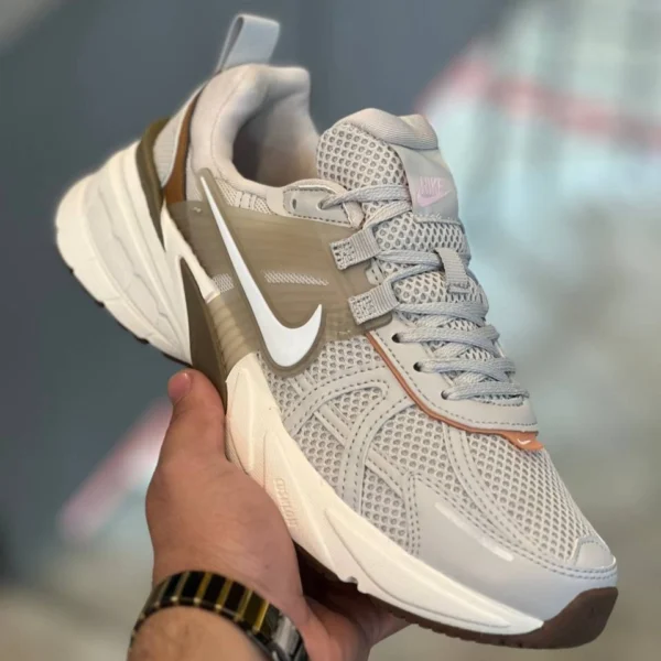 کتونی نایک وی تو کی موکا وارداتی ویتنام باجعبه Nike V2k Run سایز بندی کامل 38 تا 45