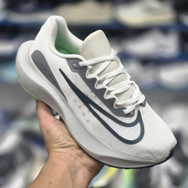 کتونی پیاده روی و رانینگ نایک زوم ایکس Nike ZoomX ساخت ویتنام سایز ۴۰ الی ۴۵