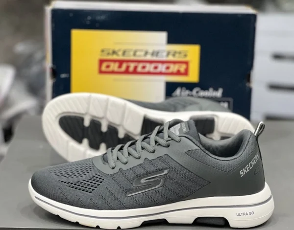 کتونی مسترکوالیتی سایز بزرگ اسکیچرز اولترا گو Skechers Ultra Go ساخت ویتنام سایز ۴۴ الی ۴۸