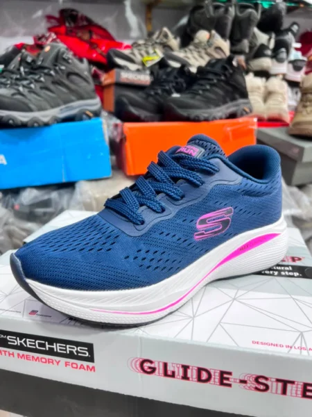 کتونی اسکیچرز مکس کوشن Skechers Max Cushioning زنانه سرمه‌ای