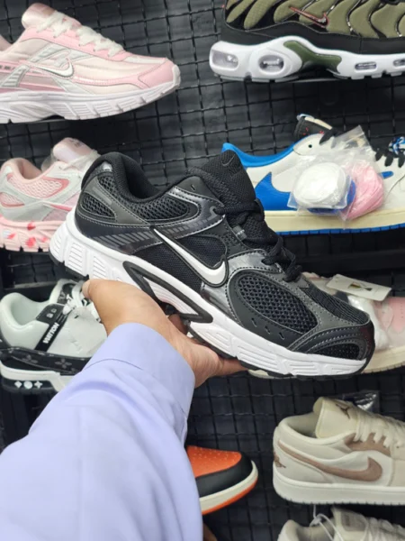 کتونی مسترکوالیتی نایک V5 RNR سایز 40 الی 45 Nike V5 RNR