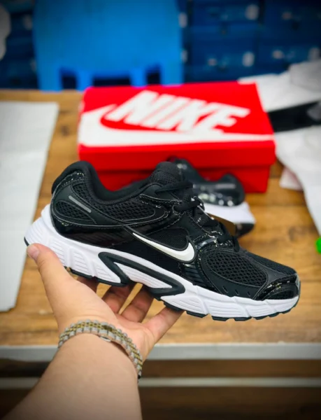 کتونی مسترکوالیتی نایک V5 RNR سایز 37 الی 45 Nike V5 RNR
