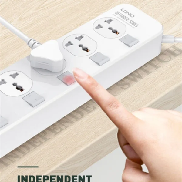 چند راهی 4 خانه ارت دار الدینیو SC4408C با کابل 2 متری + شارژر USB و Type-C - تصویر 4