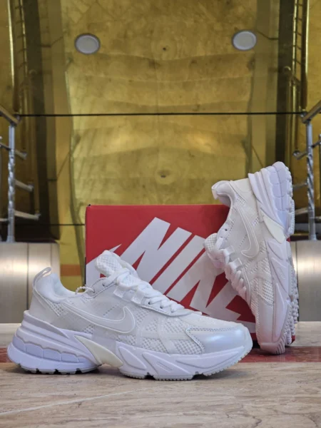 کتونی نایک وی تو کی سایز ۳۷ الی ۴0 ساخت ویتنام Nike V2k Run