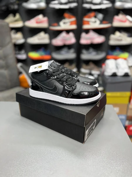 کتونی نایک ایر جردن 1 مسترکوالیتی سایز ۴۰ الی ۴۵ ساخت ویتنام Nike Air Jordan ۱
