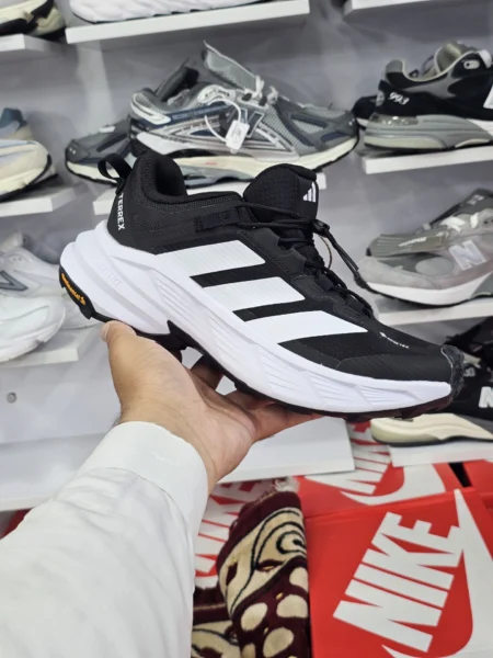 کتونی طبیعت‌گردی آدیداس ترکس گورتکس مسترکوالیتی سایز ۴۰ الی ۴۵ ساخت ویتنام Adidas Terrex GORE-TEX Hiking Shoes