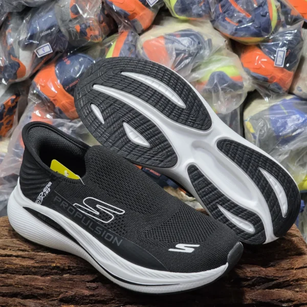 کتونی مسترکوالیتی اسکیچرز اسلیپ اینس Skechers Slip Ins سایز۴۰ ساخت ویتنام