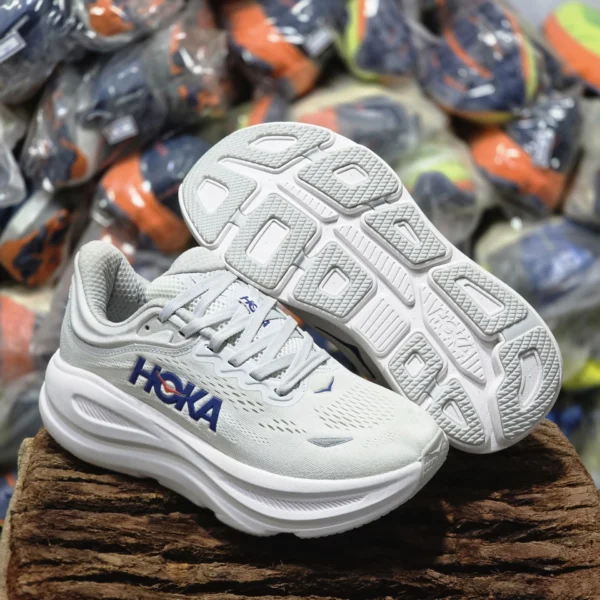 کتونی مسترکوالیتی هوکا باندی ۹ سایز ۴۰ ساخت ویتنام Hoka bondi 9