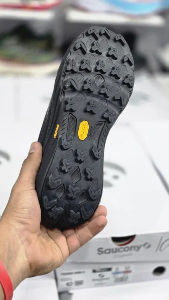 کتونی طبیعت‌گردی کلمبیا OutDry Vibram مشکی سایز ۴۰ تا ۴۵