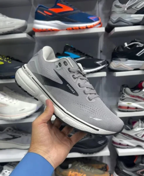 کتونی بروکس گاست ۱۵ مسترکوالیتی سایز ۳۸ تا ۴۵ ساخت ویتنام Brooks Ghost 15