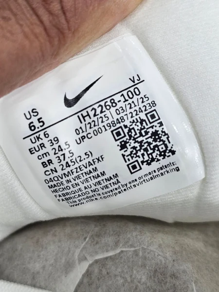 کتونی رانینگ نایک ایر زوم وومرو پلاس مسترکوالیتی سایز 38 الی 45 ساخت ویتنام Nike Air Zoom Vomero Plus