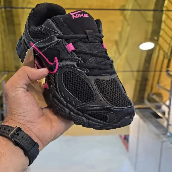 كتونی مسترکوالیتی نایک وى فايو کیNike V5K Run سایزبندی37 الی ۴0 ساخت ویتنام ضمانت اصالت كالا