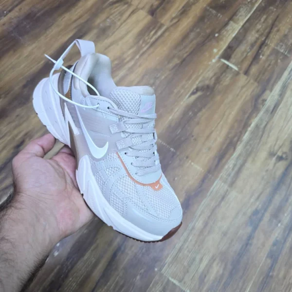 کتونی نایک وی تو کی سایز ۳۷ الی ۴0 ساخت ویتنام Nike V2k Run