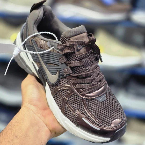 تک سایز(( (حراجیییییبی)))):کتونی نایک وی تو کی Nike V2k Run ساخت ویتنام سایز ۳۷ الی ۴۰