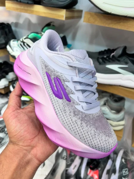 کتونی اسکیچرز هایپربرست کربن مسترکوالیتی سایز 3۶ الی 40 ساخت ویتنام Skechers Hyperburst Carbon
