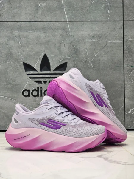 کتونی اسکیچرز هایپربرست کربن مسترکوالیتی سایز 3۶ الی 40 ساخت ویتنام Skechers Hyperburst Carbon