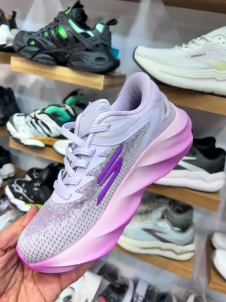 کتونی اسکیچرز هایپربرست کربن مسترکوالیتی سایز 3۶ الی 40 ساخت ویتنام Skechers Hyperburst Carbon