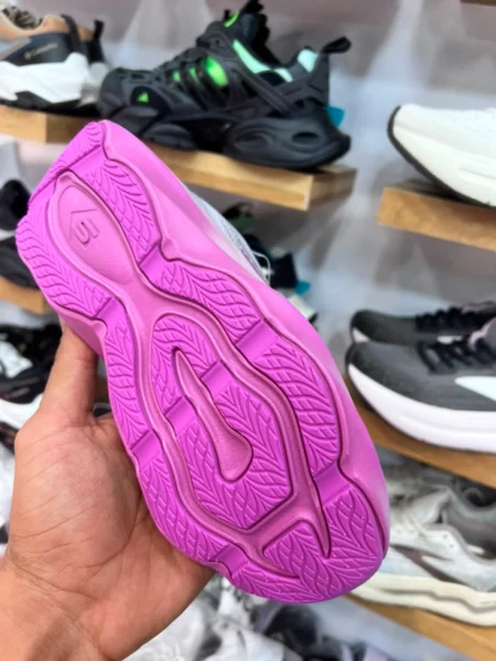 کتونی اسکیچرز هایپربرست کربن مسترکوالیتی سایز 3۶ الی 40 ساخت ویتنام Skechers Hyperburst Carbon