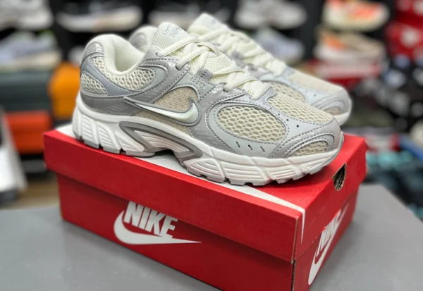 كتونی نایک وى فايو کی مسترکوالیتی سایزبندی37 الی ۴0 ساخت ویتنام Nike V5K Run ضمانت اصالت كالا