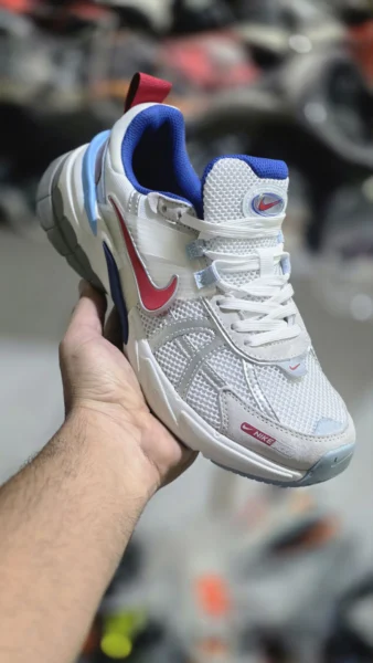 کتونی نایک وی تو کی سایز 42 ساخت ویتنام Nike V2k Run