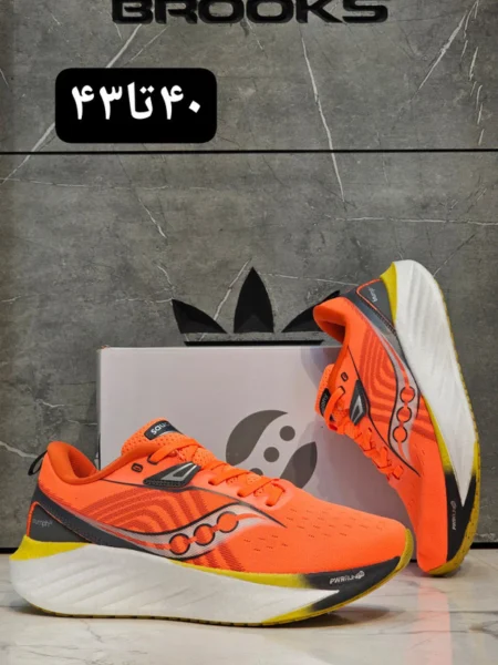 کتونی ساکونی تریامف ۲۲ مسترکوالیتی سایز ۴۰ الی ۴۳ ساخت ویتنام Saucony Triumph 22
