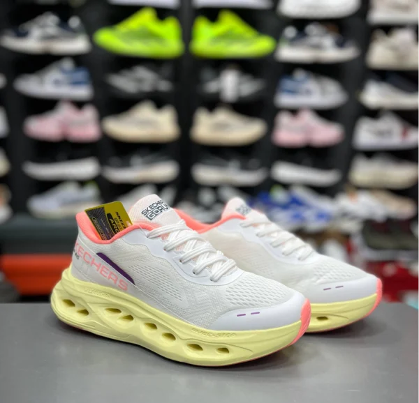 کتونی اسکیچرز اسلیپ اینز Skechers Slip Ins زنانه سفید لیمویی
