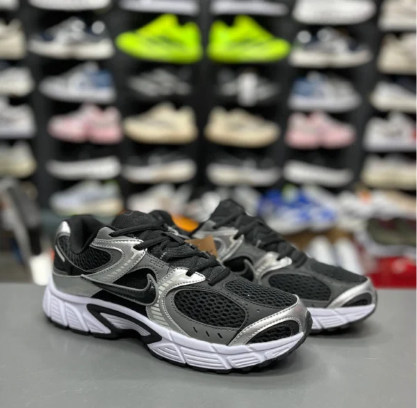 كتونی نایک وى فايو کی مسترکوالیتی Nike V5K Run سایزبندی۳۷ الی ۴۵ ساخت ویتنام ضمانت اصالت كالا