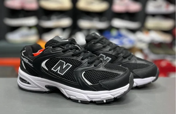 کتونی مسترکوالیتی نیوبالانس ۵۳۰ سایز ۳۷ الی ۴۵ New Balance 530 ساخت ویتنام فروش عمده و تک