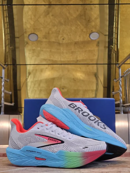 کتونی رانینگ بروکس هایپریون مکس Brooks Hyperion Max ساخت ویتنام