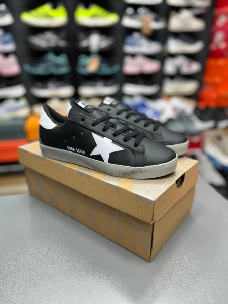 کتونی گلدن گوس سوپراستار مسترکوالیتی سایزبندی ۴۰ الی ۴۵ Golden Goose Super-Star